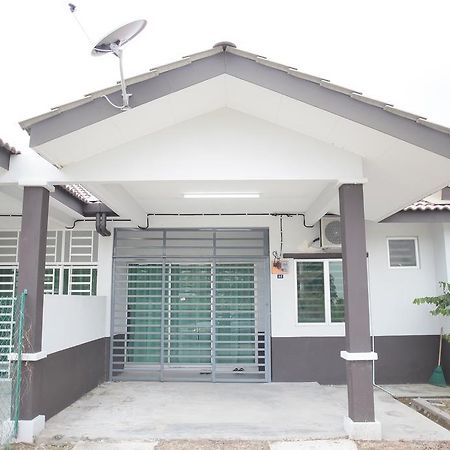 Arau Idaman Homestay Exterior photo